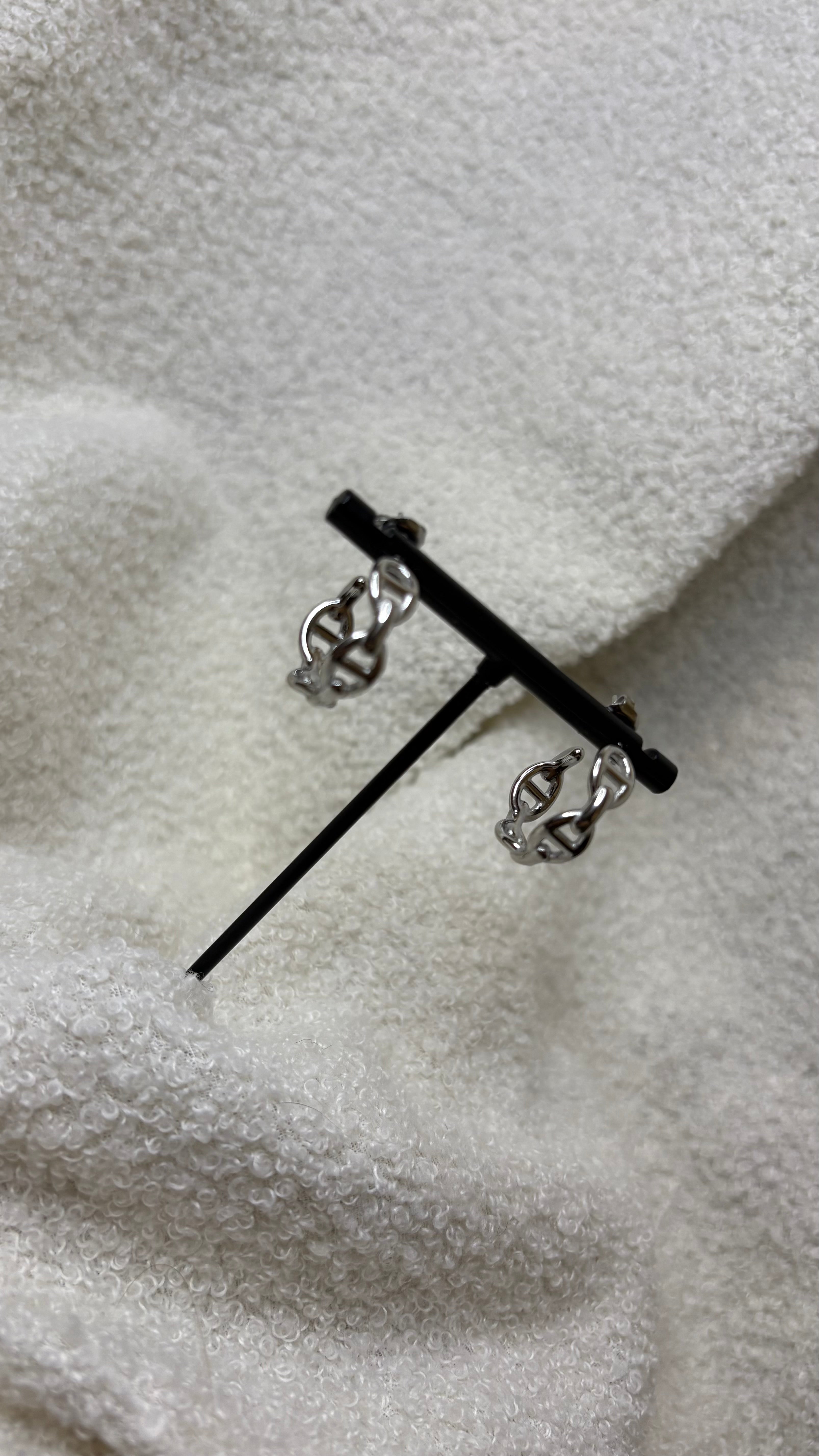 Boucles d’oreille SAA