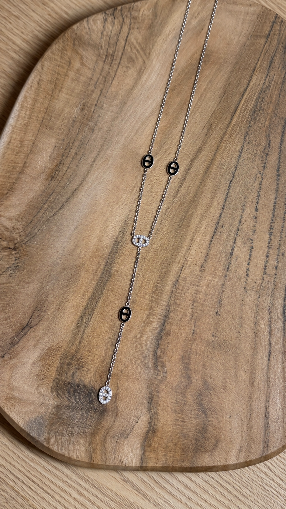 Collier C02